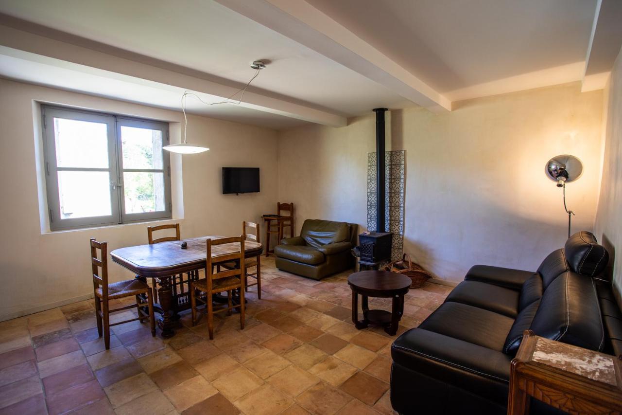 Domaine Les Perpetus Villa La Tour-dʼAigues Exteriör bild