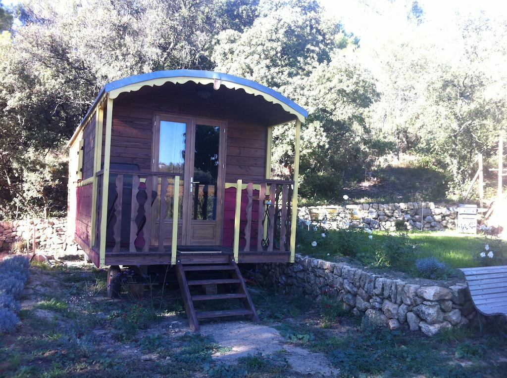 Domaine Les Perpetus Villa La Tour-dʼAigues Exteriör bild