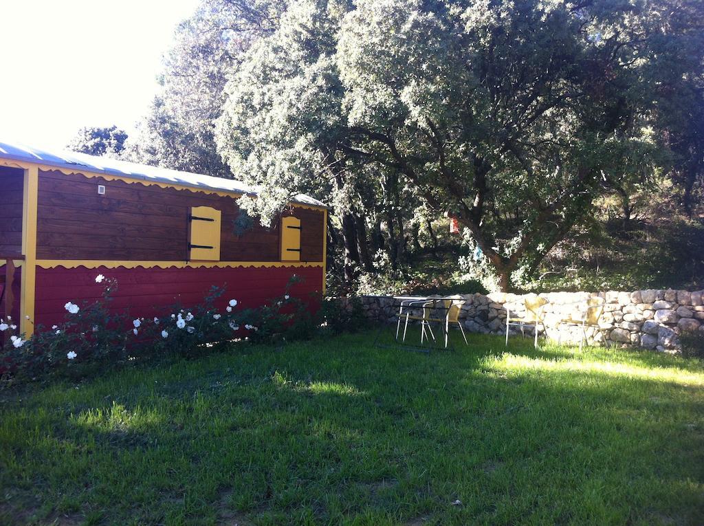Domaine Les Perpetus Villa La Tour-dʼAigues Exteriör bild